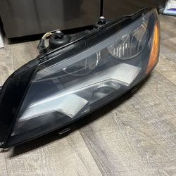 Driver Side Headlight VW / Volkswagen Passat 2012 - UP