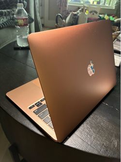 ROSE GOLD 13.3” MACBOOK AIR/2020/M1 CHIP/8gb RAM *Awesome Deal!*