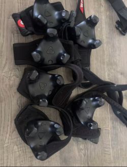 3.0 vive trackers and base stations