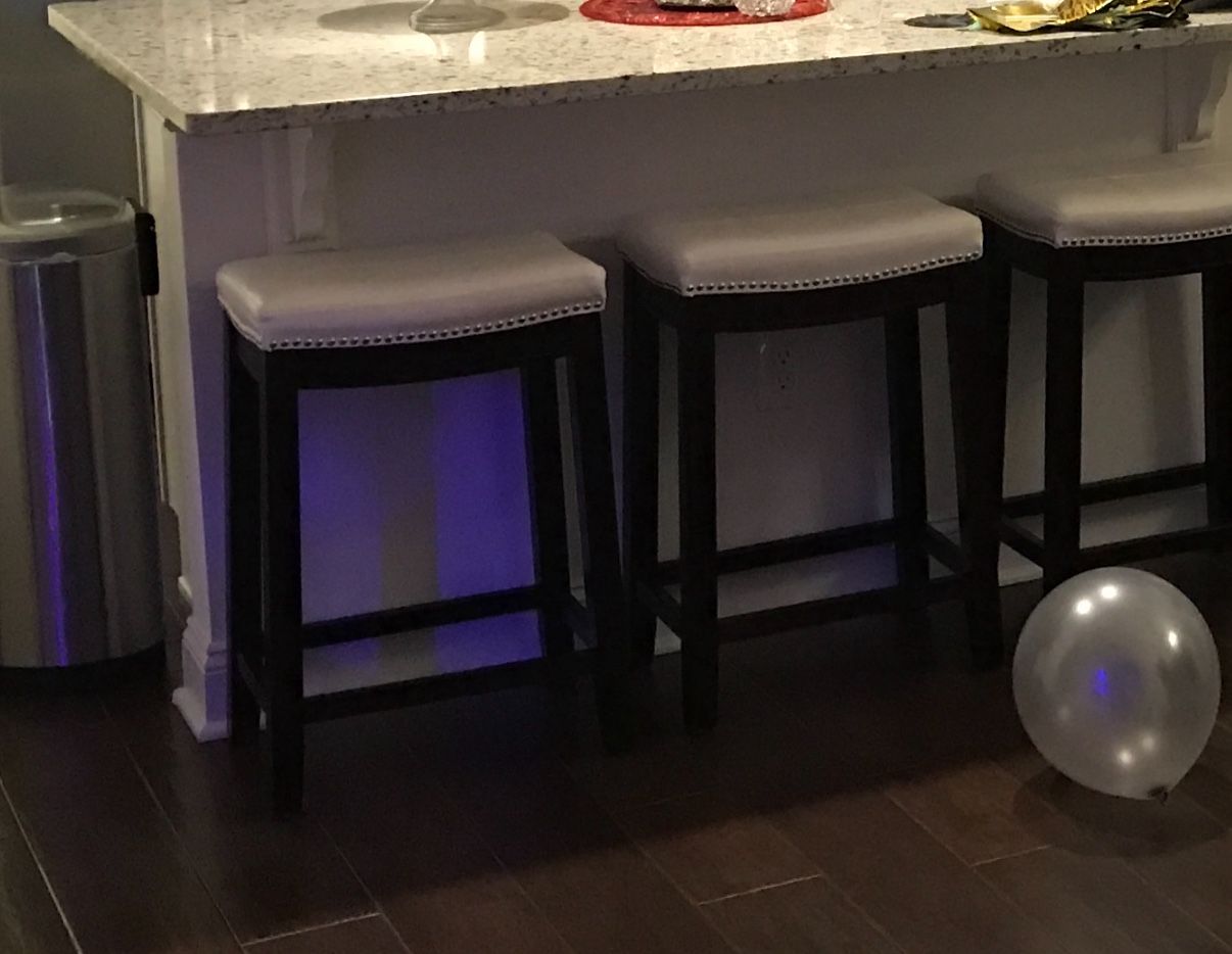 Kitchen barstools White Leather In Walnut Raymour & Flanagan