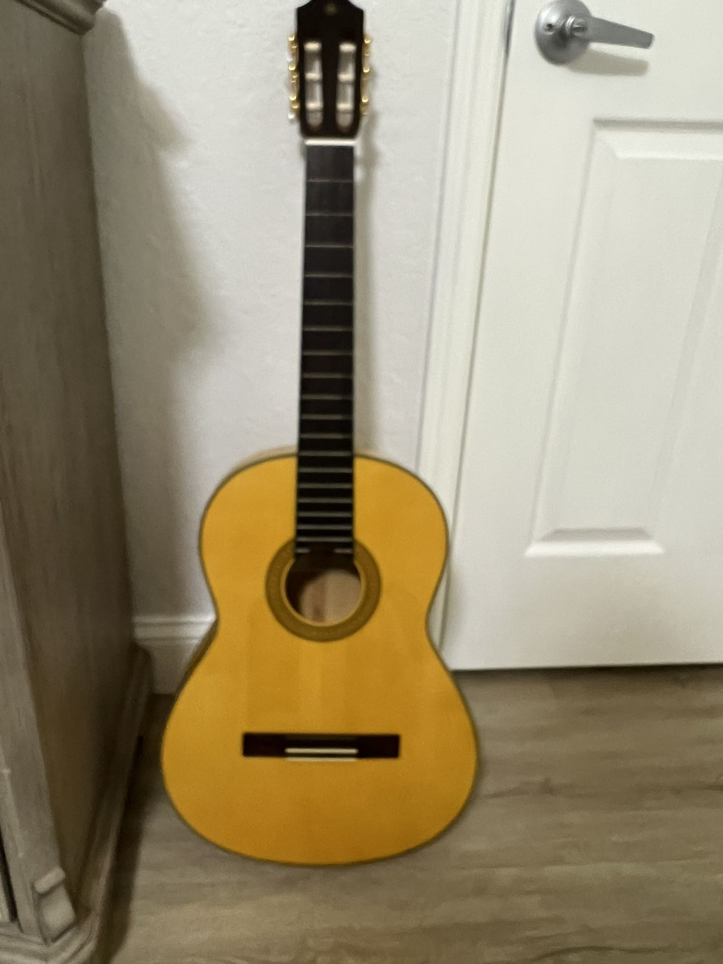 Yamaha cg172sf Flamenco Guitar