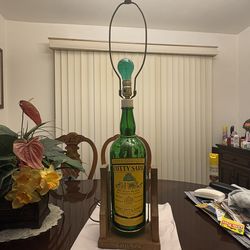 Vintage Cutty Sark Blended Scots Whisky Large 1 Gallon Display Bottle Lamp