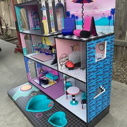 Doll House 