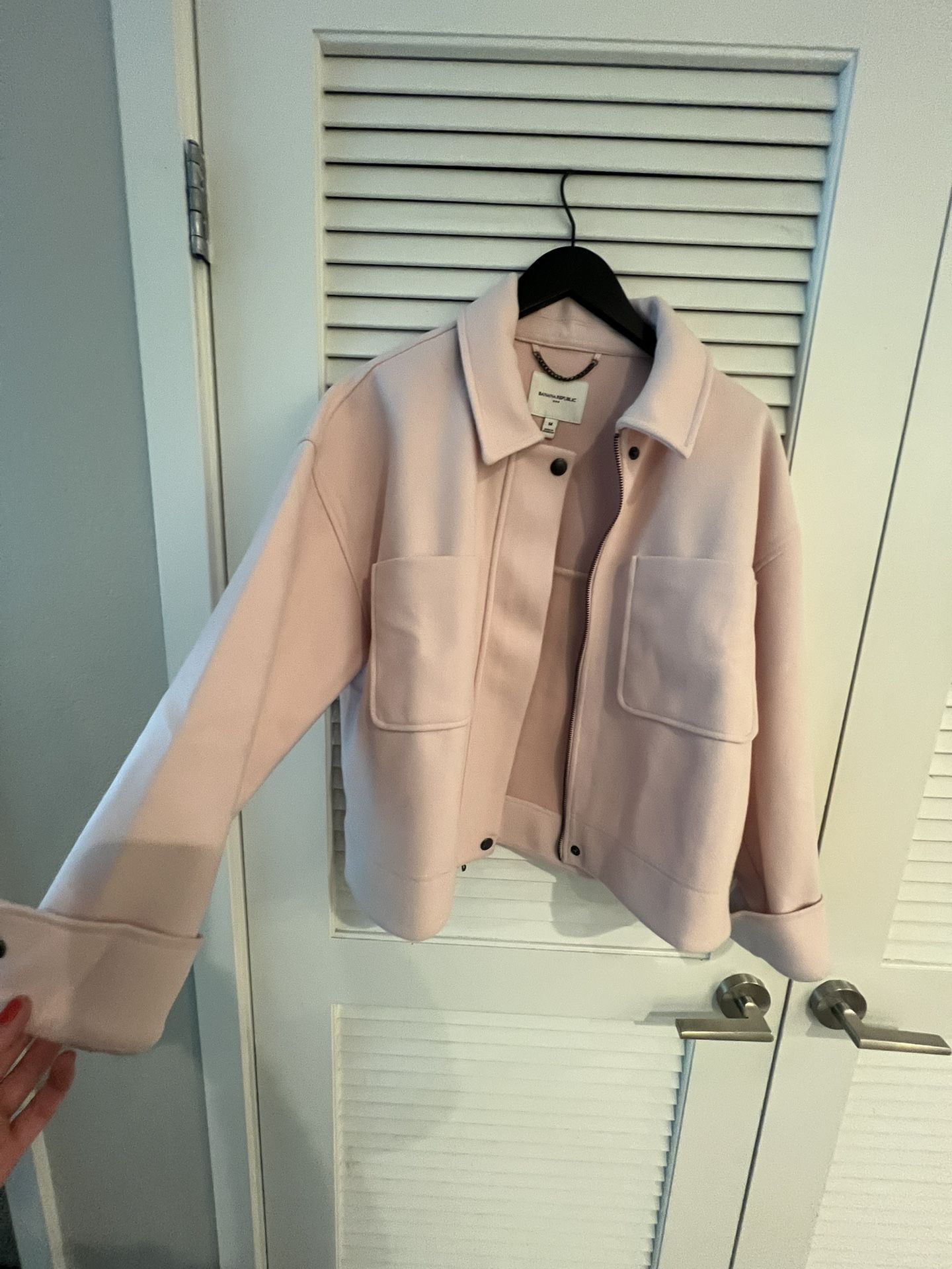 Banana Republic https://offerup.com/redirect/?o=SmFja2V0Lk5ldw==