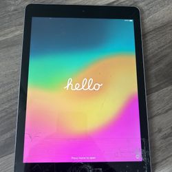 iPad 6th Gen Cracked 128gb