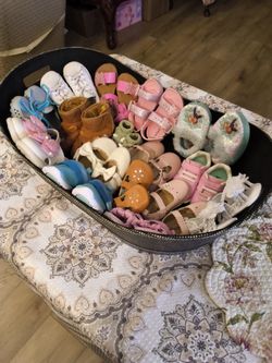 Baby girl shoes (Mixed lot)