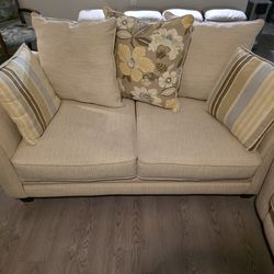 Comfy Beige Sofa & Loveseat Set