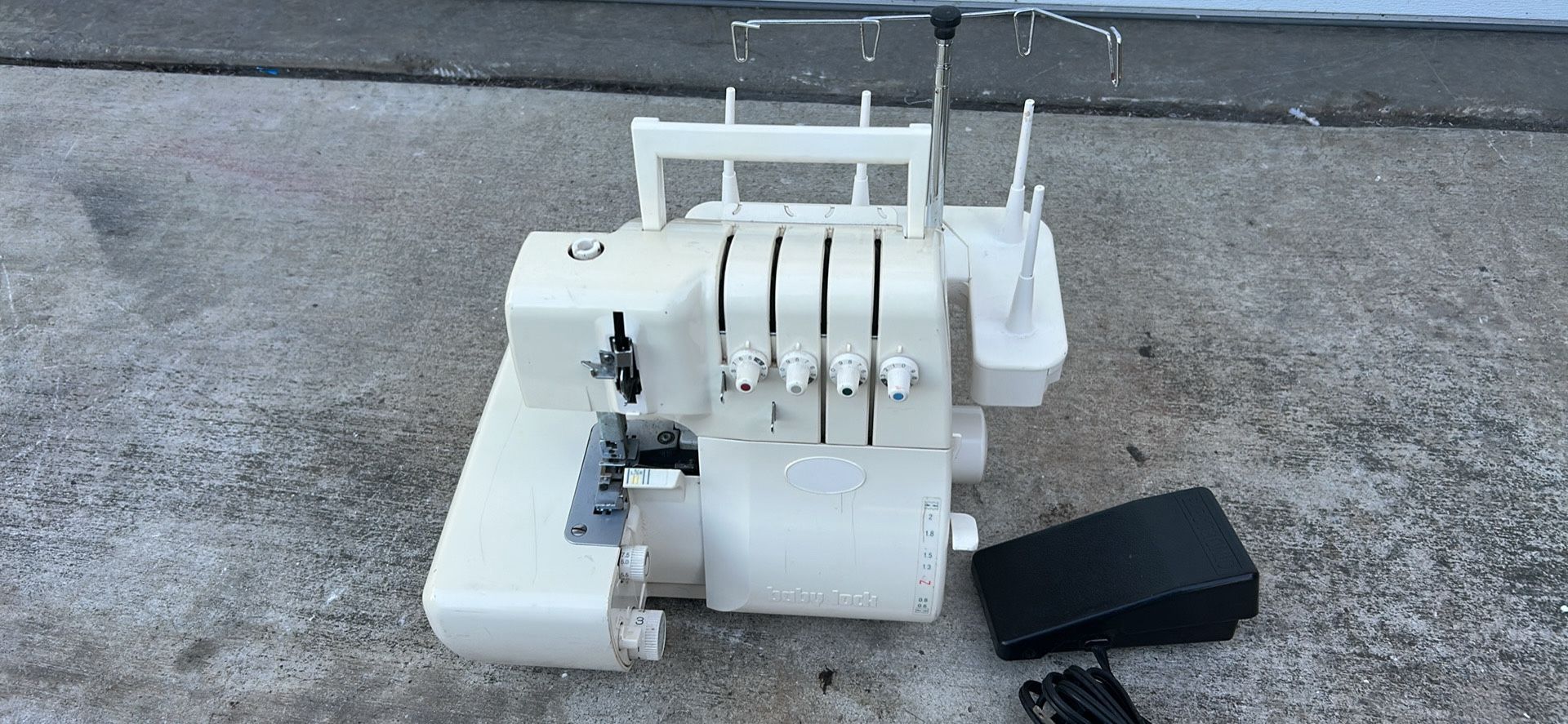 baby Lack Serger Very Good Condition Working Perfect