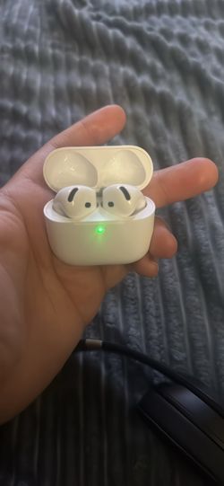 AirPod 4 base model