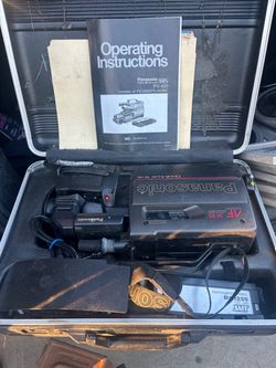 vintage Panasonic OmniMovie VHS HQ AF-X8 camcorder (Model PV-420D),