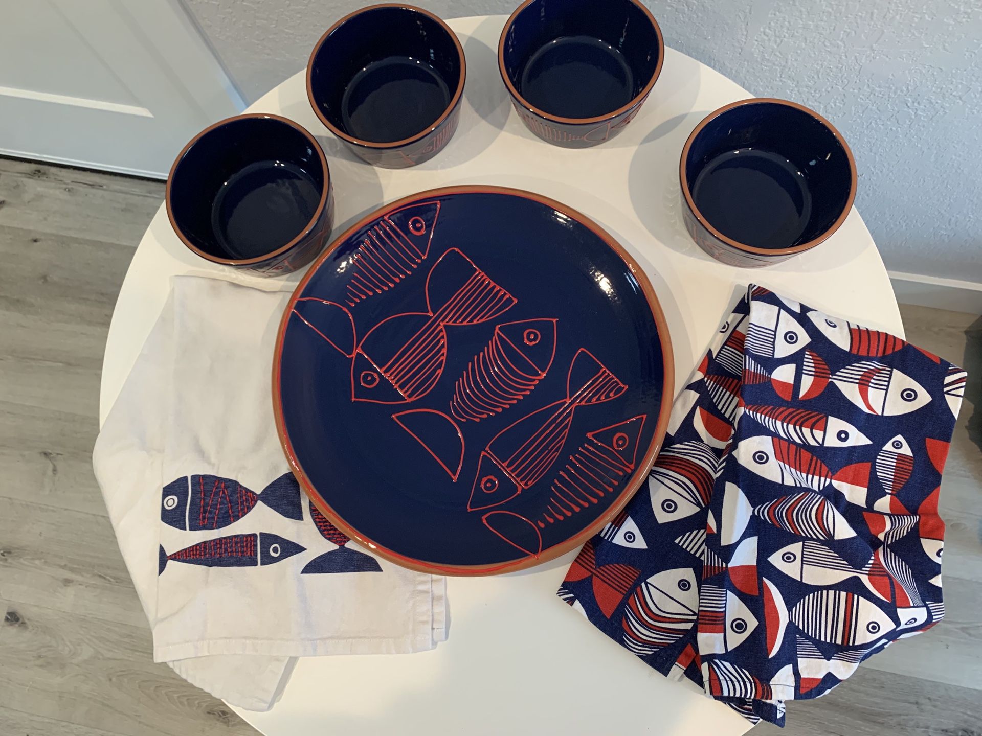 Crate and Barrel Set of Fish Plate Bowls and Towels