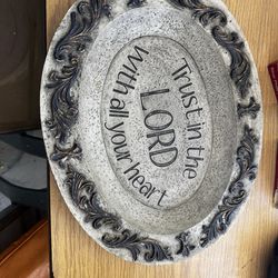 Trust in the Lord plate wall decor