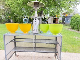 Patios table