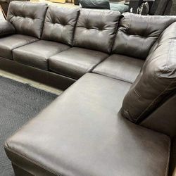 Donlen Sectional Sofa Couch 