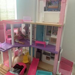 Barbie Dream House 