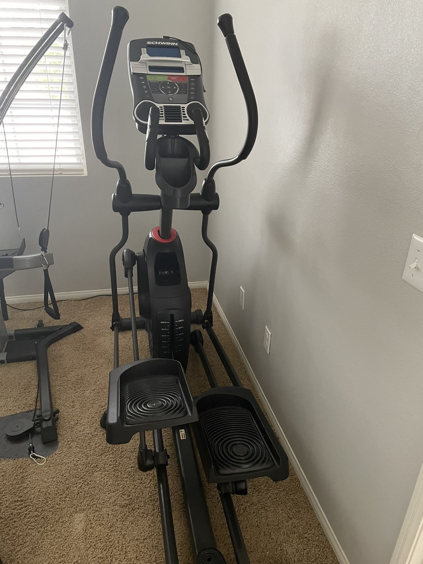 Schwinn 470 Elliptical!!! Practically Brand New!