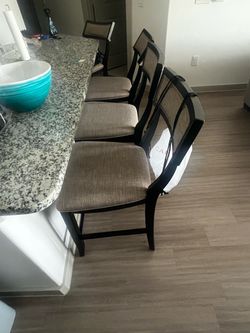 Bar Stool Chairs / Some Broken Can Be Repaired