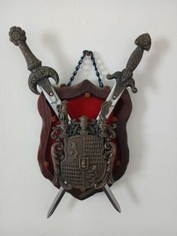 Spanish panoply w/ coat of arms.