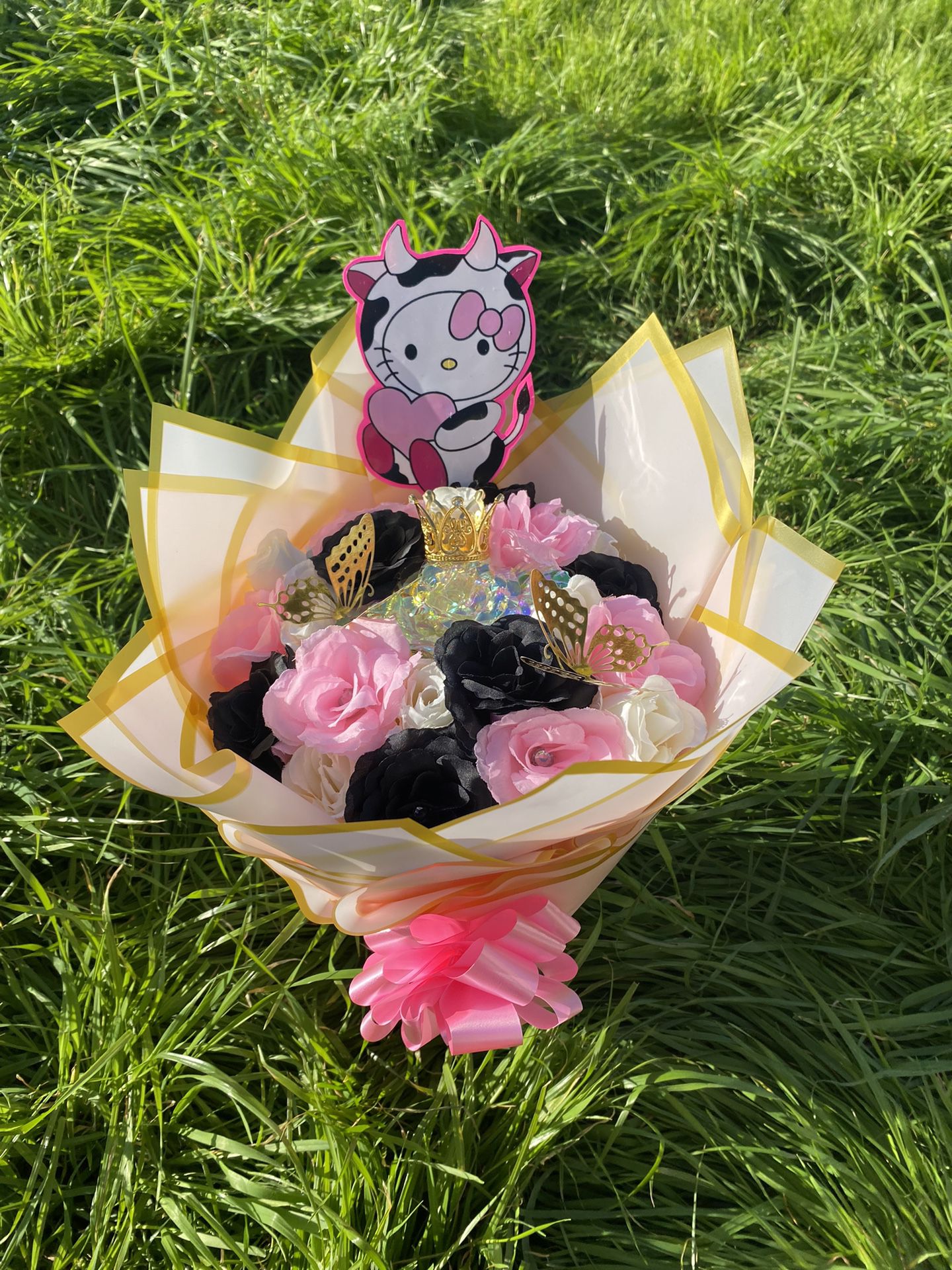 Hello Kitty Cow Bouquet 