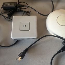 UniFi Security gateway And 3 Ap’s
