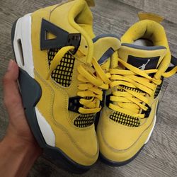 Jordan 4s Size 5y