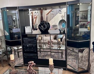 Entertainment center
