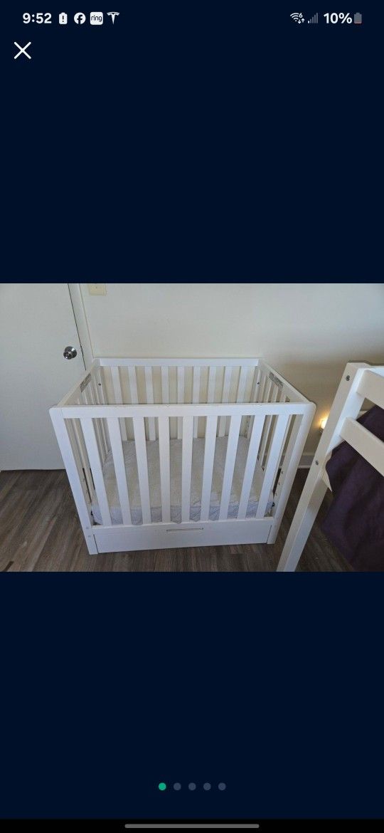 Mini Crib $75