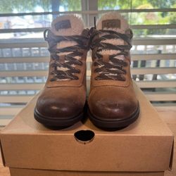 NEW UGG Harrison Cozy Lace Suede Boot Women's Waterproof Wool Blend-Lined Size 8