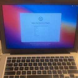 Mac Book Air (2014) (13 inch) 250 GB Charger Included 