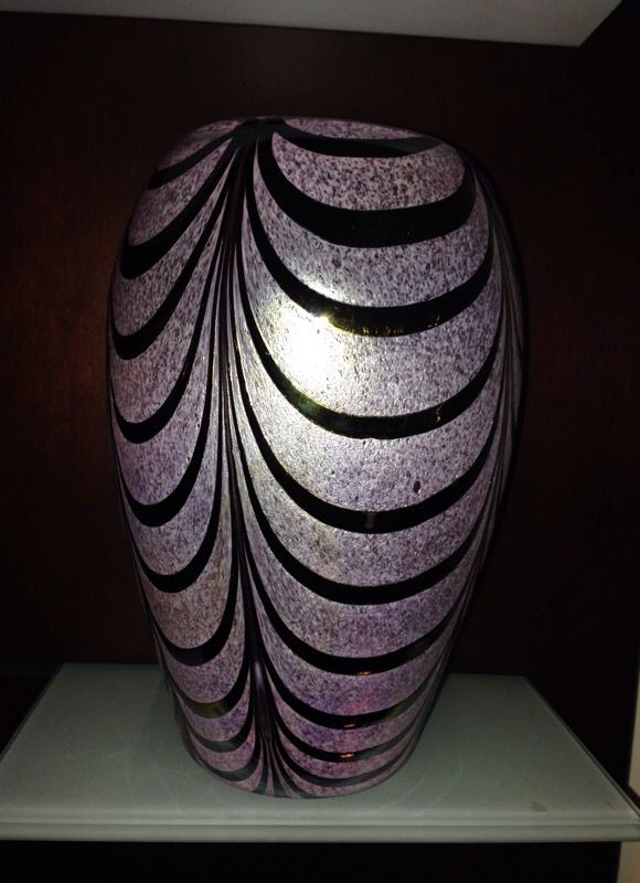 Vase For Decoration, the Color is light purple . Please see all the pictures