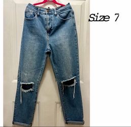 Woman’s jeans size 7