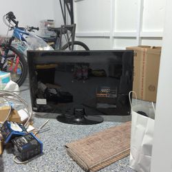 Used 37in M370NV Vizio TV