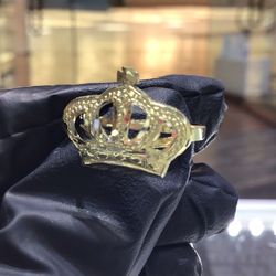10k gold crown ring size 7 available in stock ..