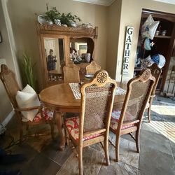 Thomasville Table  And 6 Chairs