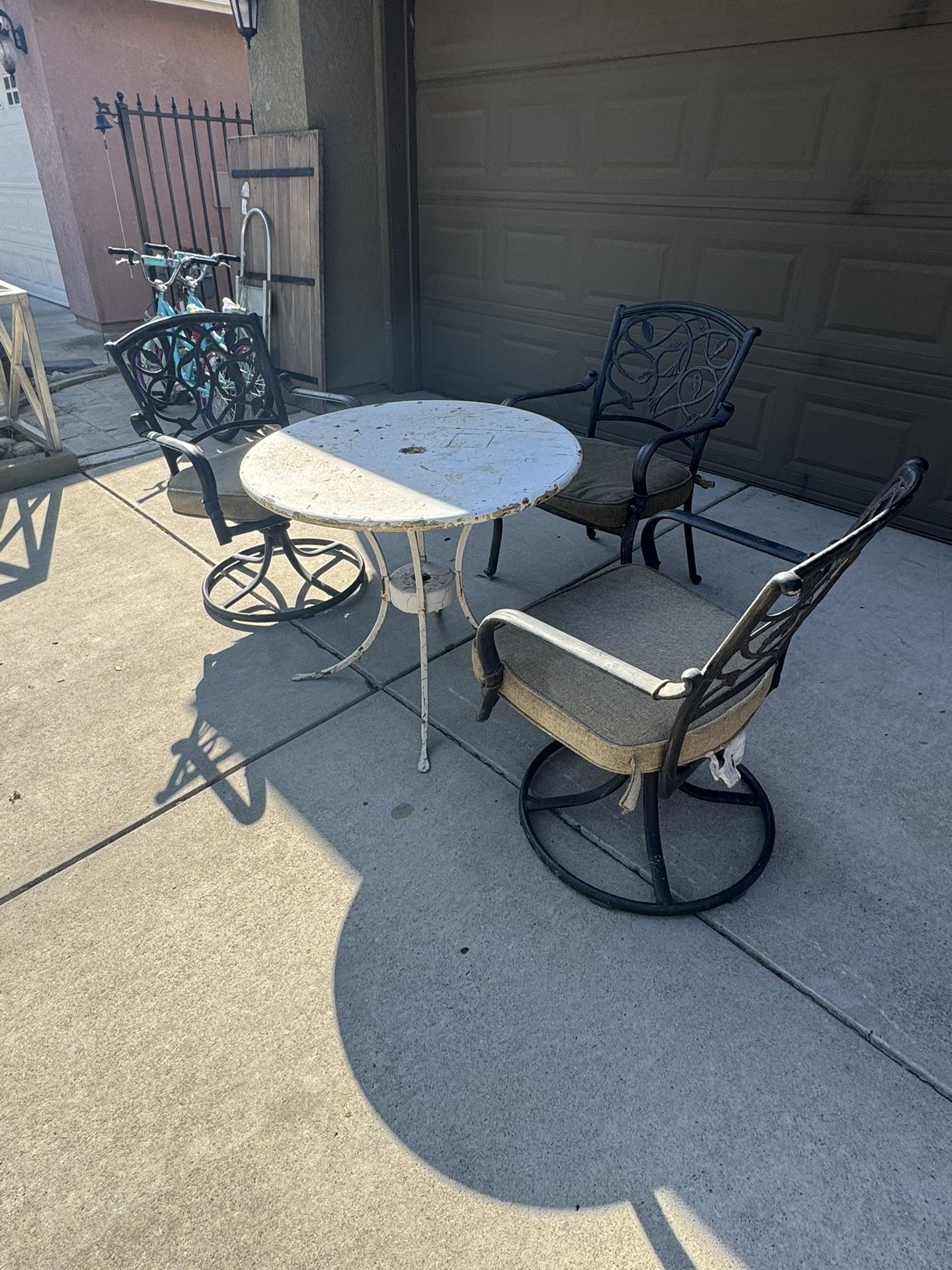 Beautiful Iron Patio Set