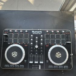 Numark Mixtrack Pro 2