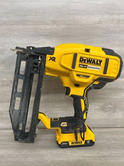 DeWalt DCN662 20V MAX XR 16-Gauge Cordless Finish Nailer (PO1022366)