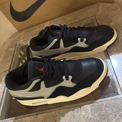 Air Jordan 4 RM