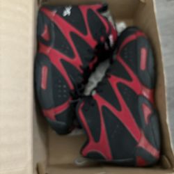 KAMIKAZE 1 MID REEBOK USED SIZE 8.5