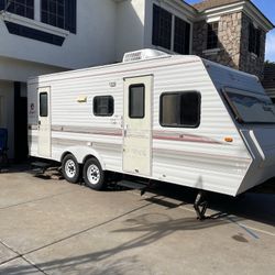 1997 Jayco 22’ Travel Trailer 