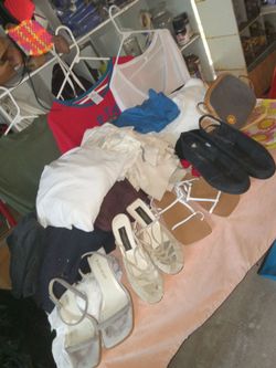 25 clothes shoes purses