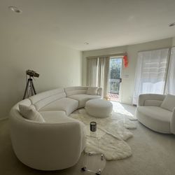 Sectional/ottoman/chair $900