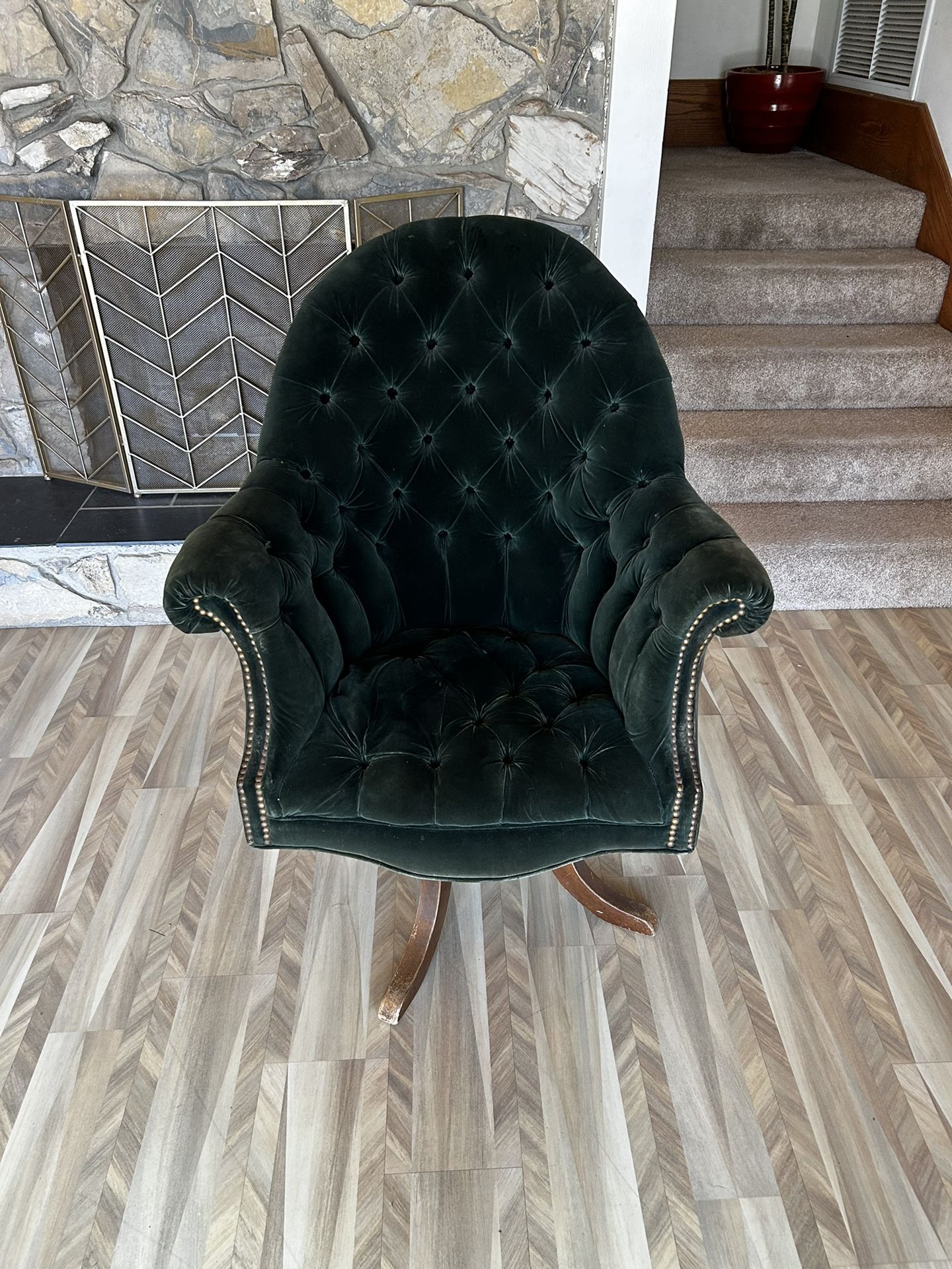 Green Velvet Chair 