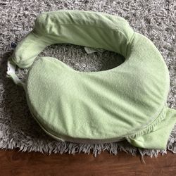 My Breast Friend Breastfeeding Pillow