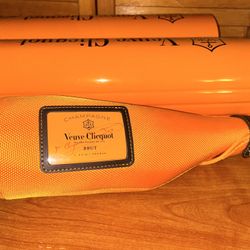 Vueve Clicquot Champagne Mailbox, Bottle Cover