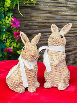 Rattan Effect Resin Bunny Decor