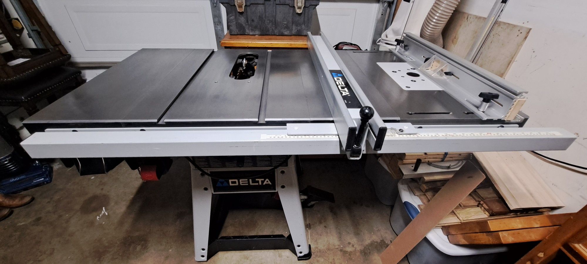 Delta 10" Table Saw