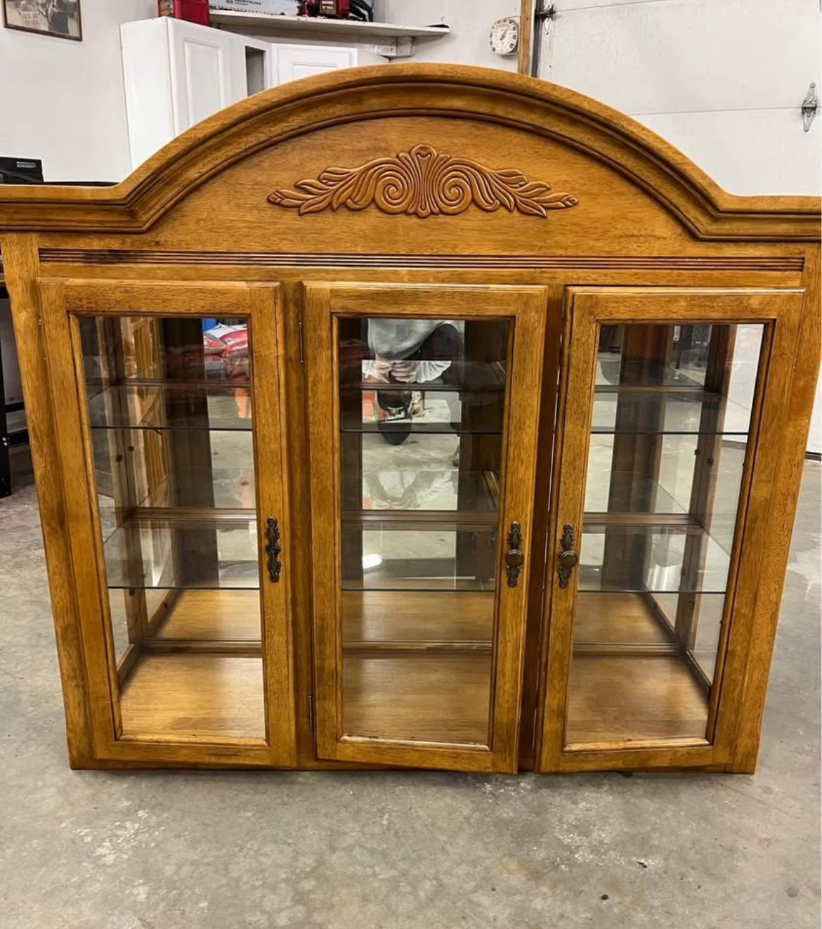 Beautiful Oak Cabinet/Hutch Top