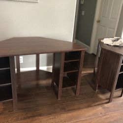 Corner desk