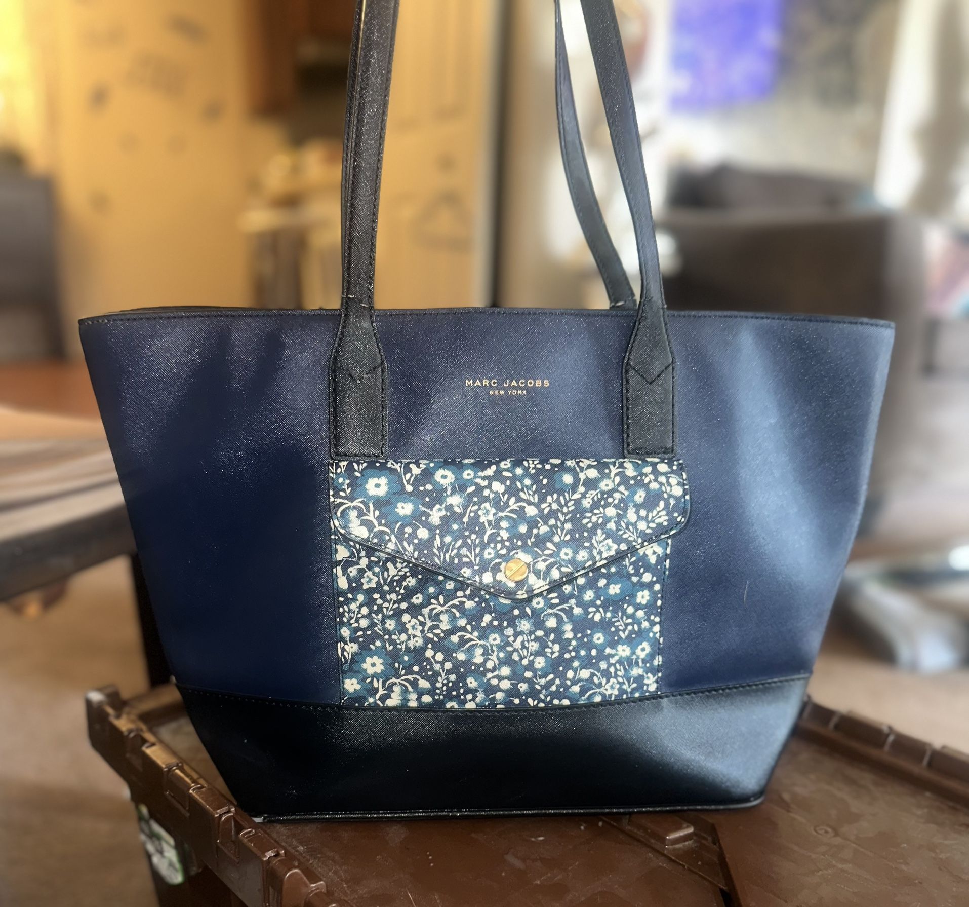 MARC JACOBS NEW YORK PURSE